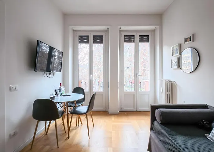 Zona Tortona - Navigli * Milan